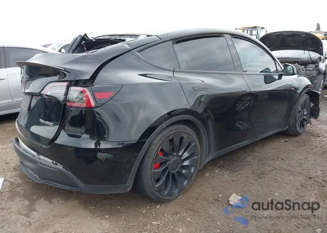 2022 Tesla Model Y Performance Dual Motor All-Wheel Drive z USA, uszkodzony, nr VIN 7SAYGDEF5NF401073